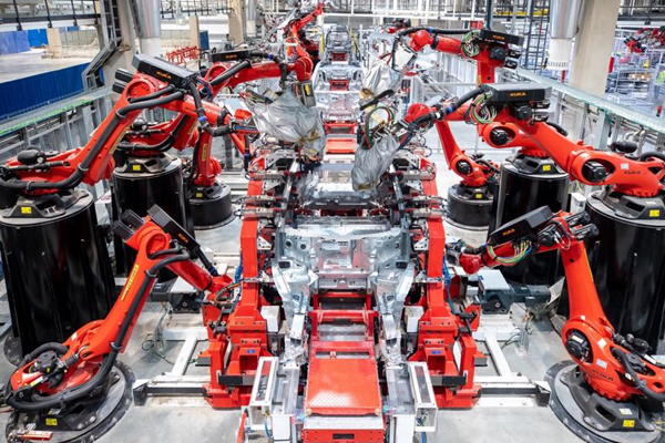 Tesla resumes production in Shanghai