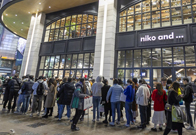 Overseas retailers rush to open new stores in Shanghai