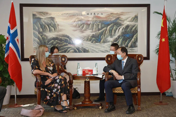 Shanghai Commerce Commission head meets top Norwegian envoy
