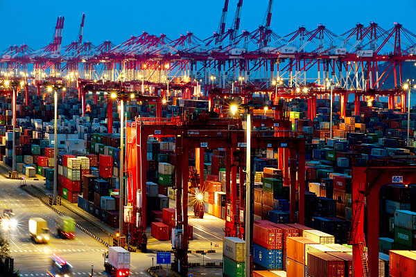 Shanghai's foreign trade up 13.5% in Jan-April